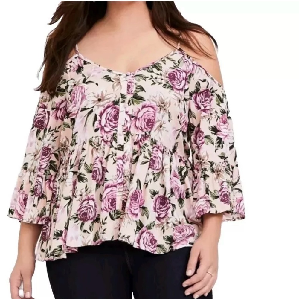 Torrid Pink Floral Cold Shoulder top EUC Torrid size 3